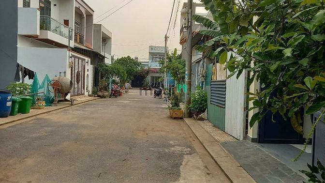 Hình ảnh Bán đất giá rẻ Long Trường Quận 9, Giá chỉ 2 tỷ 450, 53m2.