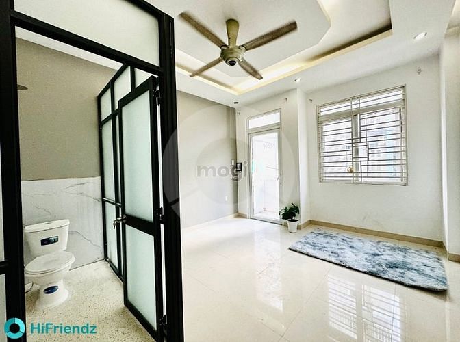 Hình ảnh Phòng ban công giá rẻ ngay Lê Văn Quới