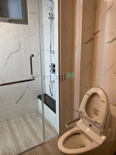 Hình ảnh Nhà mang nội thất đơn giản, tinh tế, view cao tầng thoáng mát