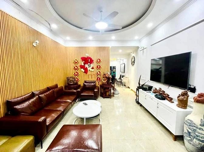 Hình ảnh Bán Nhà Quận Đống Đa, tặng nội thất, Nhà Mới ở luôn, 40m x4 tầng.MT4m