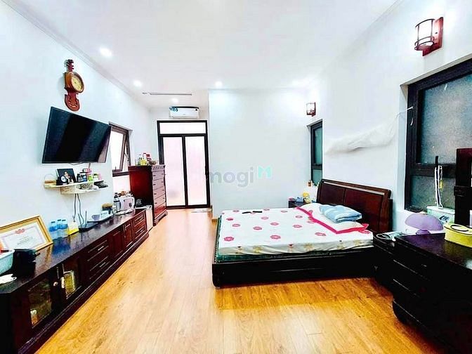 Hình ảnh Bán Nhà Quận Đống Đa, tặng nội thất, Nhà Mới ở luôn, 40m x4 tầng.MT4m