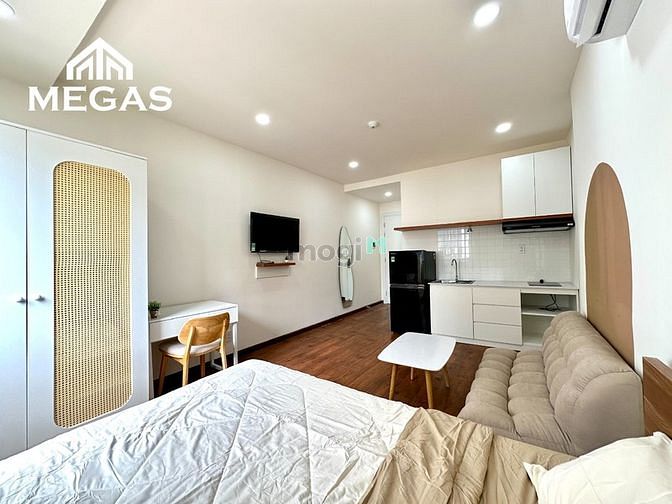 Hình ảnh Studio cửa sổ trời đầy đủ nội thất ngay bên cạnh E.TOWN Cộng Hòa