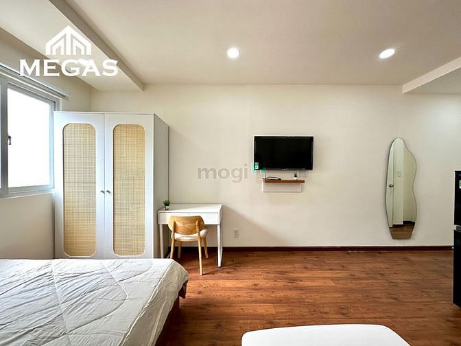 Hình ảnh Studio cửa sổ trời đầy đủ nội thất ngay bên cạnh E.TOWN Cộng Hòa