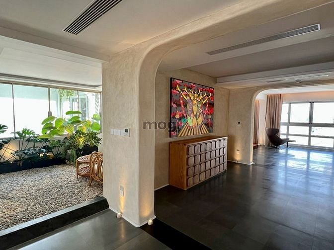 Hình ảnh Cho thuê penthouse Star Hill, Quận 7, 350m2 5PN nội thất cao cấp.