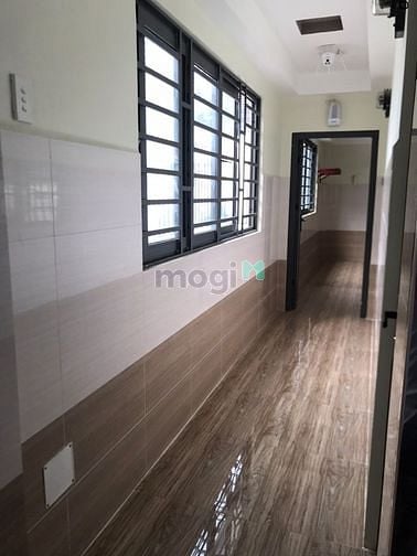 Hình ảnh Phòng mới 99% ngay khu Tên lửa, 25m2 máy lạnh, thang máy, WC riêng