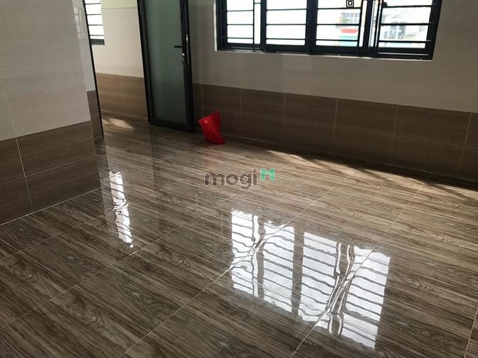 Hình ảnh Phòng mới 99% ngay khu Tên lửa, 25m2 máy lạnh, thang máy, WC riêng