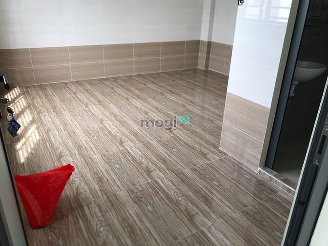 Hình ảnh Phòng mới 99% ngay khu Tên lửa, 25m2 máy lạnh, thang máy, WC riêng