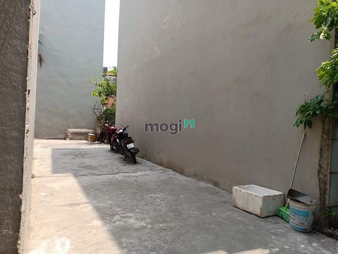 Hình ảnh Bán đất Phú Diễn dt55m chỉ 3,1 tỷ, ngõ thông, gần oto, sổ nở hậu.