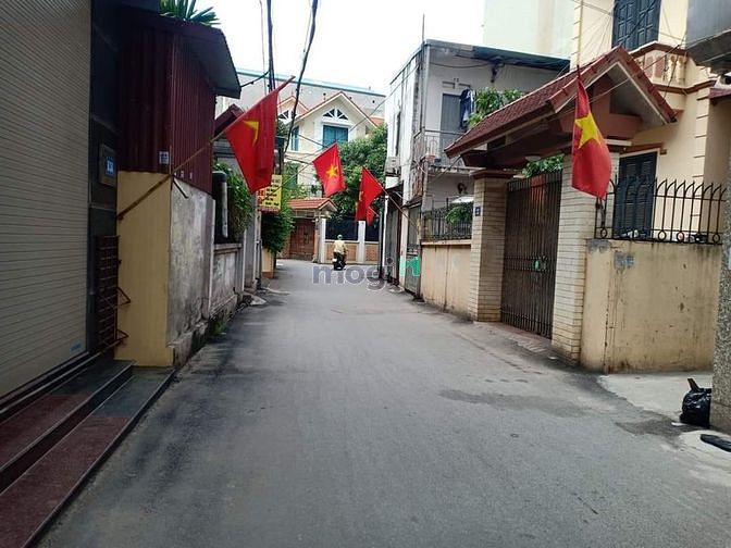 Hình ảnh Bán đất Phú Diễn dt55m chỉ 3,1 tỷ, ngõ thông, gần oto, sổ nở hậu.