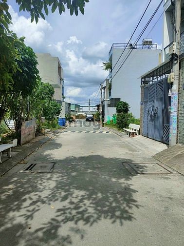 Hình ảnh Bán đất hẻm xe hơi đường võ văn hát.P long trường Q9