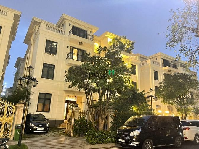 Hình ảnh Cho thuê Biệt thự Vin Bason VIp, Hầm 3 tầng, chỉ 90 triệu