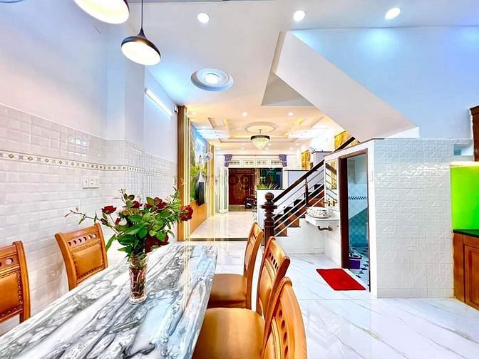 Hình ảnh BÁN THÁO nhà Trần Phú Q5 72m2 chỉ 2tỷ5 HXH, SHR