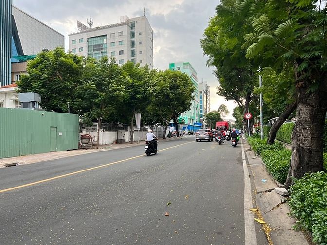 Hình ảnh Bán đất xây dựng văn phòng Quận 1 chỉ 200triệu/m2 đường Điện Biên Phủ