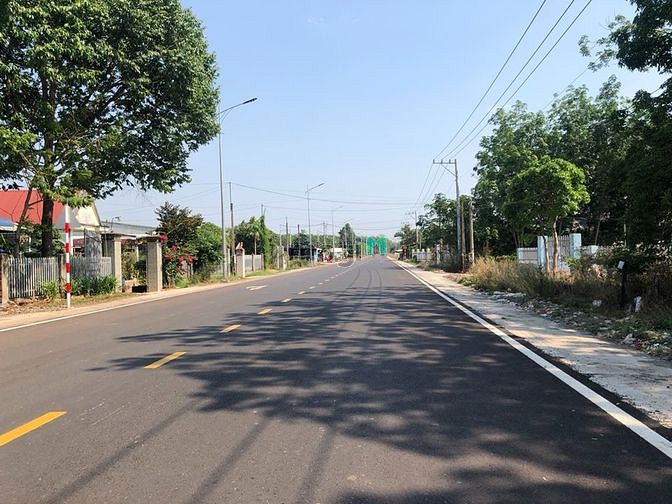 Hình ảnh Ngân hàng dí nên cần bán gấp miếng đất gần chợ để trả nợ 195TR 1200M2