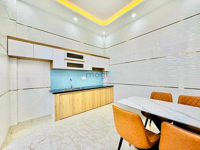 Hình ảnh Lên sóng cặp siêu phẩm nhà phố cổ điển.