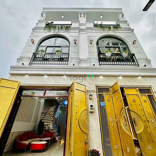 Hình ảnh Lên sóng cặp siêu phẩm nhà phố cổ điển.