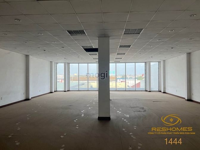 Hình ảnh Cho thuê mặt bằng 648m2 mở Showroom Quốc lộ 1A