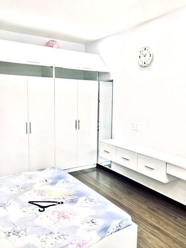 Hình ảnh Cho thuê nhà 4 tầng - 3 mặt thoáng mát gần Công viên Châu Á