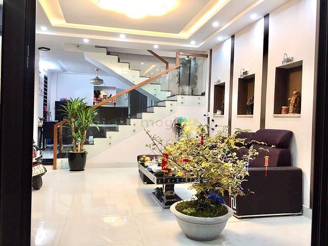 Hình ảnh Cho thuê nhà 4 tầng - 3 mặt thoáng mát gần Công viên Châu Á