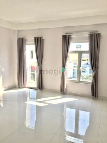 Hình ảnh Cho thuê nhà 4 tầng - 3 mặt thoáng mát gần Công viên Châu Á