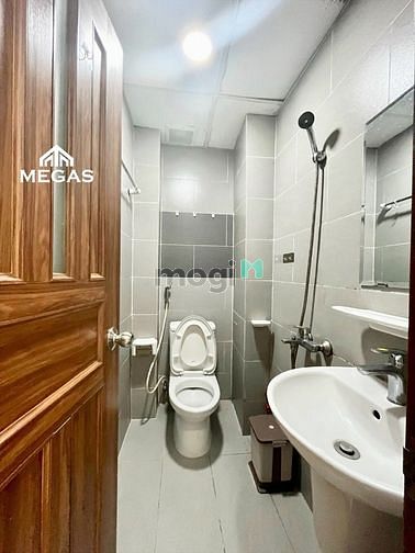 Hình ảnh Cho Thuê Căn Hộ Bancol Dt 30m2 Thang Máy Tận Phòng Tại Quận 10