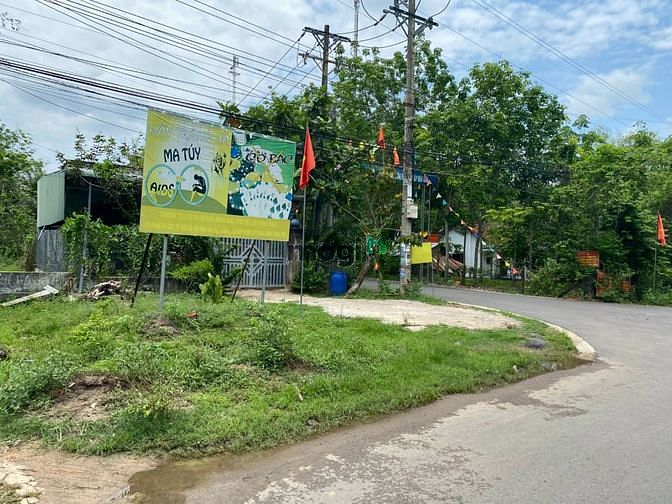 Hình ảnh Do chuyển công tác gấp nên cần bán 210m2, đường nhựa oto, gần chợ