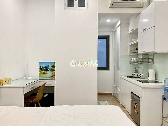 Hình ảnh Căn Hộ Studio ban công/cửa sổ Hai Bà Trưng, phường Tân Định, Quận 1