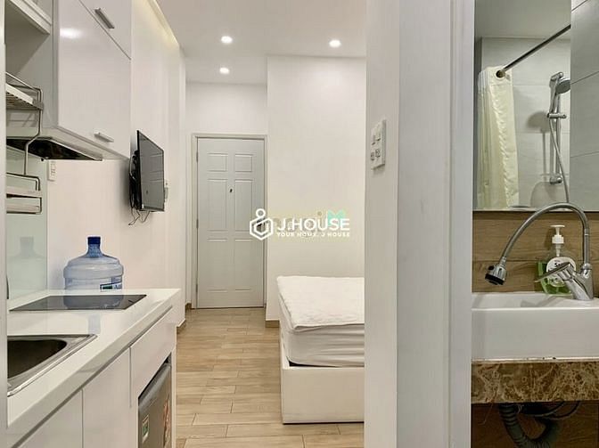 Hình ảnh Căn Hộ Studio ban công/cửa sổ Hai Bà Trưng, phường Tân Định, Quận 1