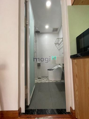 Hình ảnh Mb6623 nạp rút nhanh chóng Balcony mặt tiền Đề Thám, thang máy, máy giặt riêng Quận 1