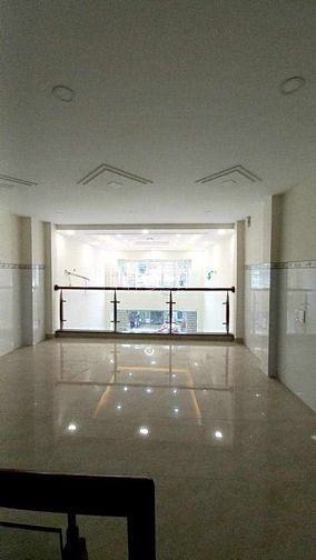 Hình ảnh Bán Gấp Nhà Mặt Tiền Kinh Doanh - 5 Tầng - Tạ Quang Bửu