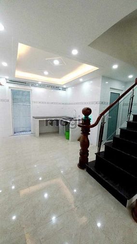 Hình ảnh Bán Gấp Nhà Mặt Tiền Kinh Doanh - 5 Tầng - Tạ Quang Bửu