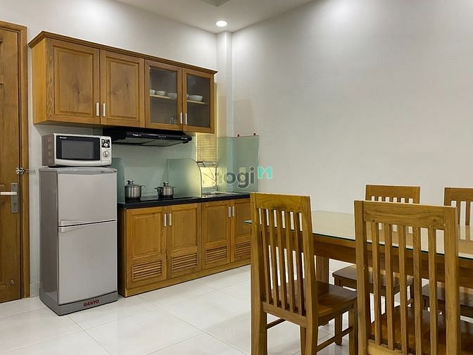Hình ảnh 1 Phòng Ngủ Q1 có ban công, cửa sổ - 1 Bedroom Apartment District 1