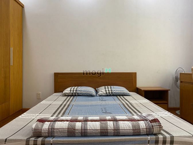 Hình ảnh 1 Phòng Ngủ Q1 có ban công, cửa sổ - 1 Bedroom Apartment District 1