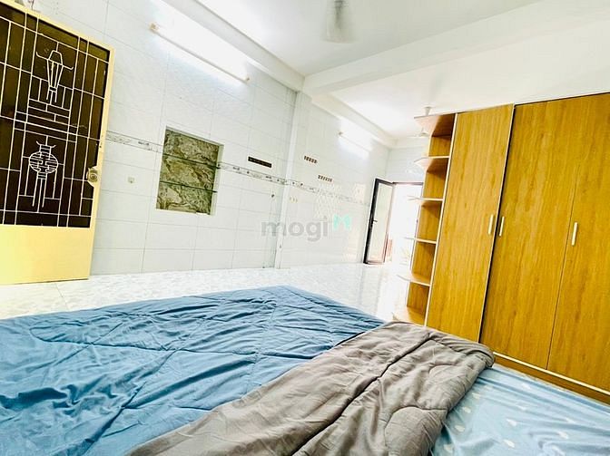 Hình ảnh CĂN HỘ - 40m2 - Q10 - Bancol lớn - Cửa sổ thoáng mát- máy giặc riêng