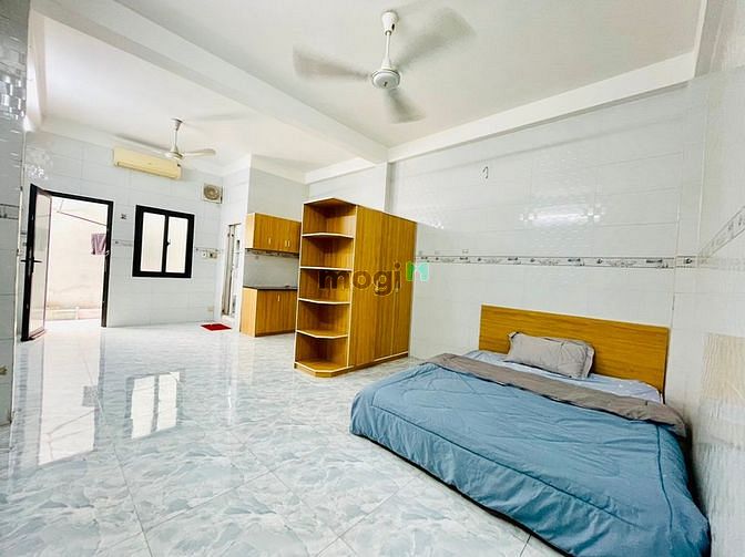 Hình ảnh CĂN HỘ - 40m2 - Q10 - Bancol lớn - Cửa sổ thoáng mát- máy giặc riêng