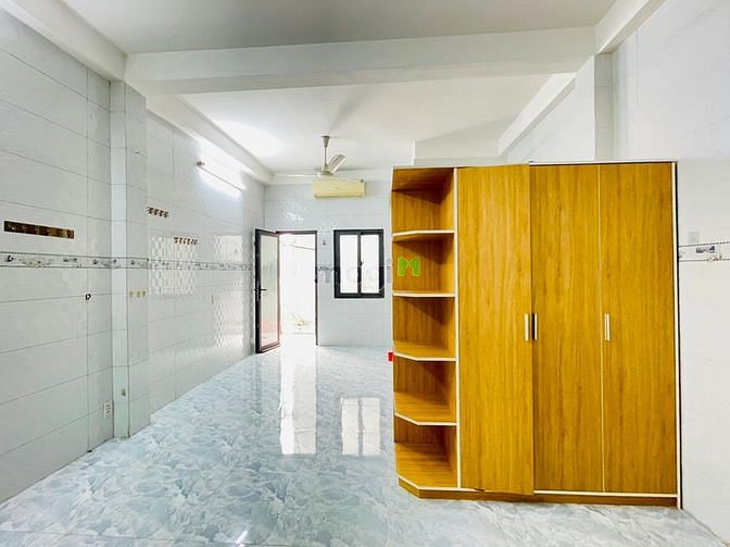 Hình ảnh CĂN HỘ - 40m2 - Q10 - Bancol lớn - Cửa sổ thoáng mát- máy giặc riêng
