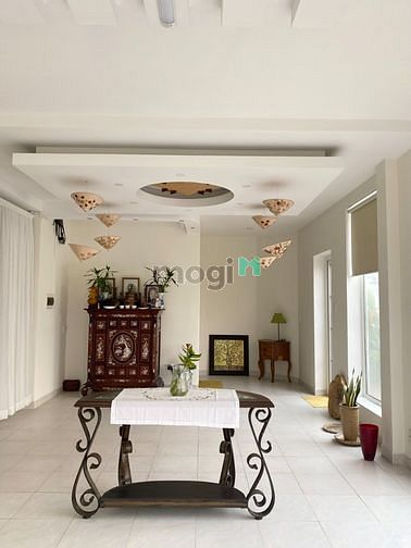 Hình ảnh Chi thuê Biệt thự Nam Long 1, dt:380m2, nhà đẹp lung linh.