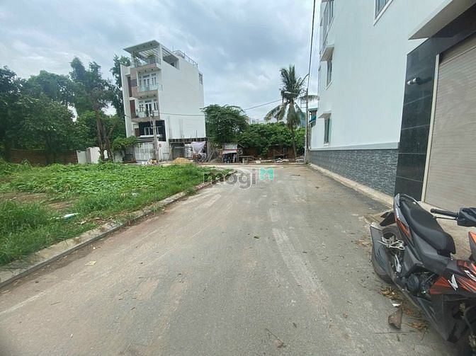 Hình ảnh Cần bán lô đất 3 Mặt tiền 111,3m2, An Phú Quận 2, giá 144tr/m2
