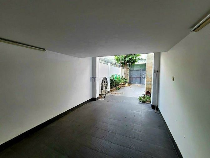 Hình ảnh Biệt thự đẹp Nguyễn Văn Linh, Quận 7. 8*30, 4 tầng, hạ giá mạnh 17 tỷ.