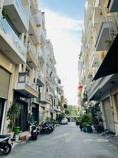 Hình ảnh Nhà 4 tầng, KDC Hoàng Quốc Việt, Quận 7. 8 tỷ.