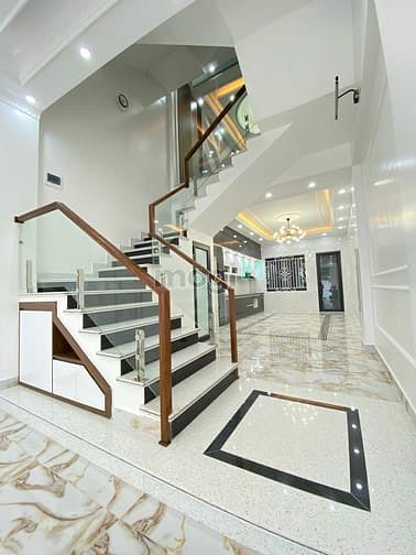 Hình ảnh Bán nhà độc lập 4 tầng 60 m tuyến 2 lê hồng phong