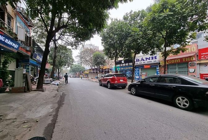 Hình ảnh Bán gấp đất phố Dương Khuê, 90m2, mt 6m, 16.8 tỷ, kinh doanh sầm uất.