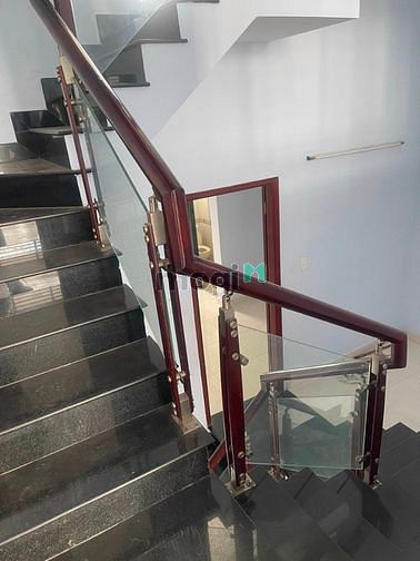 Hình ảnh Cho thuê nhà MTKD đg số khu Tên Lửa 5mx20m 3 lầu 4PN vị trí đẹp