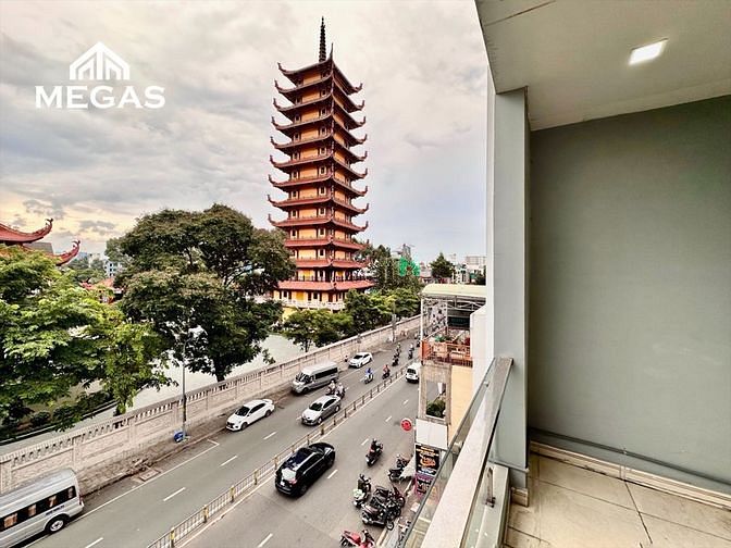 Hình ảnh TRỐNG CĂN HỘ CAO CẤP-Q10-Bancol lớn- Cửa sổ- View Pagoda