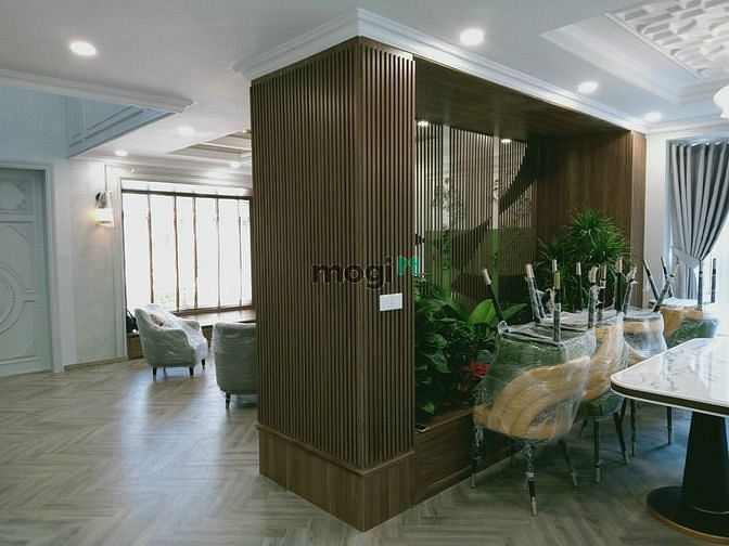 Hình ảnh Cần cho thuê gấp Biệt thự Phú Gia, dt: 252m2, có hồ bơi.