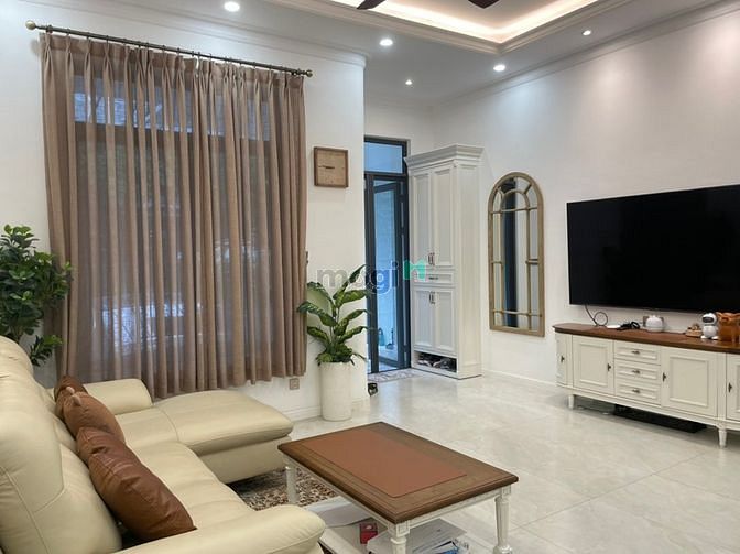 Hình ảnh Cho Thuê Nhà 4 Tầng Mới Đẹp 9/6a Lý Văn Phức, Quận 1