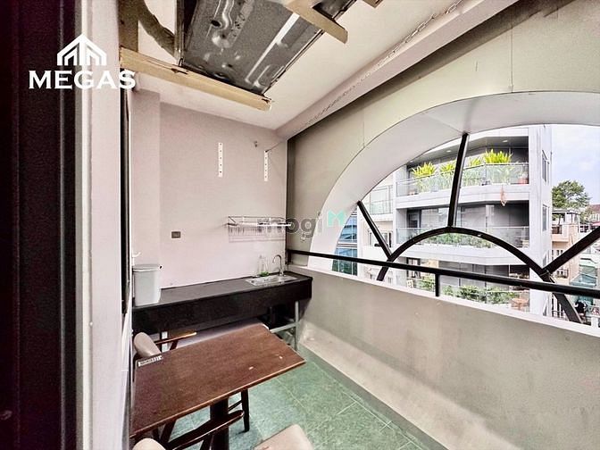 Hình ảnh Cho Thuê Căn Hộ Quận 1 Phong Cách Châu Âu Bancol Thoáng Mát