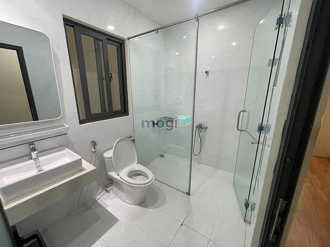 Hình ảnh Hẻm VIP CMT8 - 5 tầng chỉ 4x Triệu