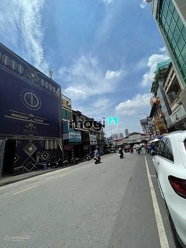 Hình ảnh Bán nhà 2 MT đường Thủ Khoa Huân, Phường Bến Thành, Quận 1 (4,2mx20m)