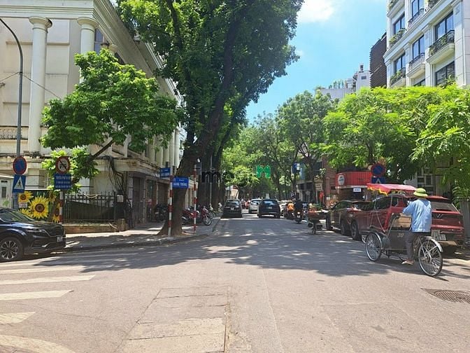 Hình ảnh Cho thuê MBKD mặt phố Hàng Trống